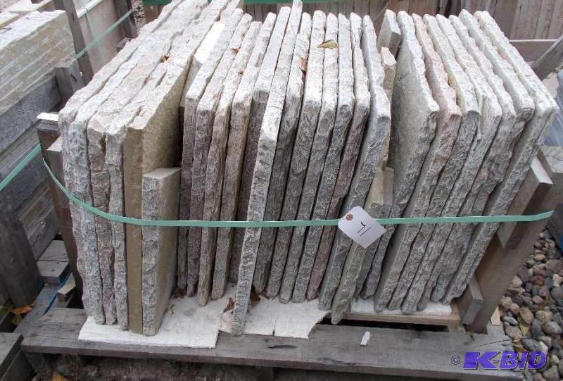 lot 71 image: 1 Pallet of Limestone Flagstone Patio StoneP...
