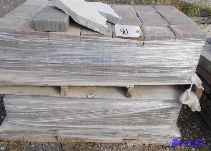 lot 90 image: 2 Pallets of Londonstone Pavers...