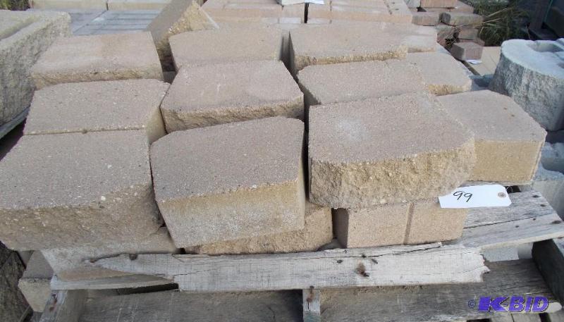 lot 99 image: 1 Pallet of Londonstone Retaining Wall Block...