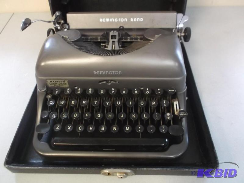 Vintage Remington Rand Type Writer, Untested...