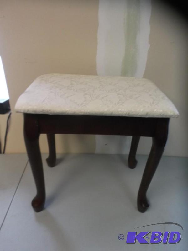 Storage Bench, A Few Marks...