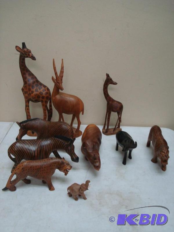 Lot Of Small Carved Wood Animals...