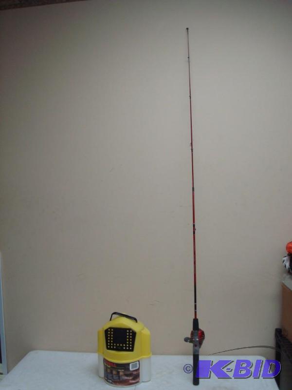Zebco Slingshot Fishing Pole And Minnow Bucke...