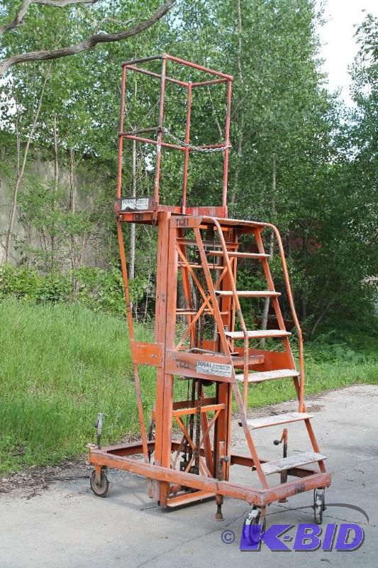 Hi - Jacker Telscopic Man Lift Manually Oper...