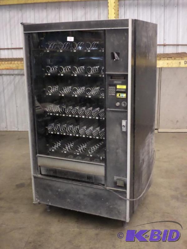 lot 2 image: Automatic Products Model &quotSnackshop-123&...