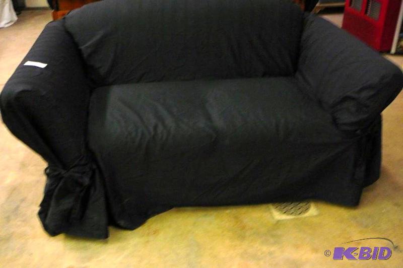lot 5 image: Love seat 67&quotL with new cover up...
