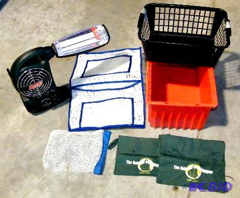Miscellaneous LotCamping Lot - One solid red...