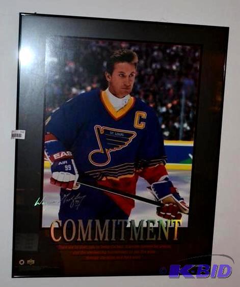 lot 112 image: Signed Wayne Gretzky &quotCommitment" a...