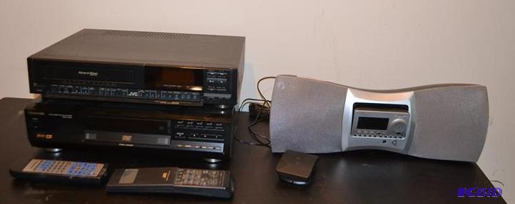 lot 13 image: Delphi SA10001, Panasonic CV40, JVC VHS HR D8...