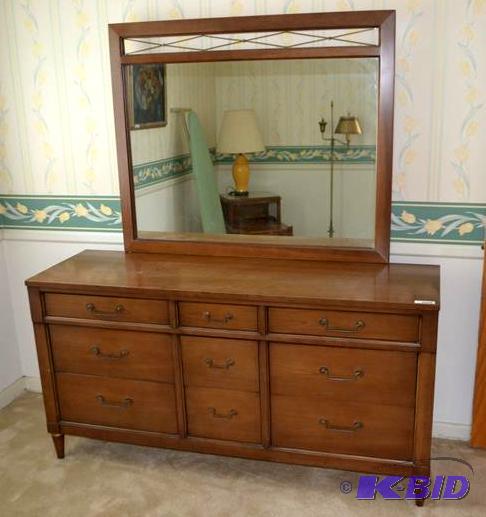 lot 168 image: Century&nbspFurniture Company Dresser 62x19x...