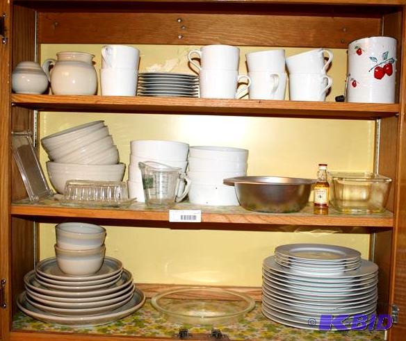 lot 190 image: 3 Shelves of nice cups, plates and bowls as s...