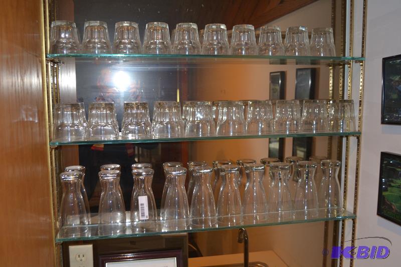 lot 39 image: Large group of bar and wine glasses , 30 glas...