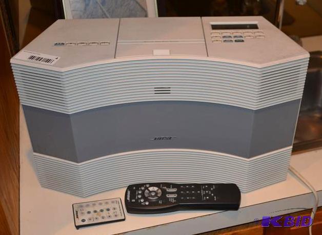 lot 4 image: Bose Acoustic Wave Music System Model CD-3000...