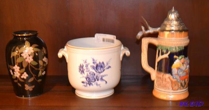 lot 55 image: Stein, blue floral ceramic bowl by Richard Gi...
