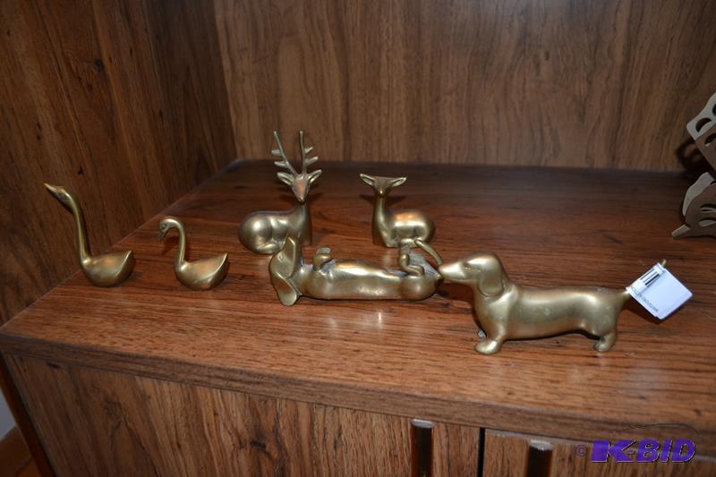 lot 58 image: Small bras figures including deer, geese and ...