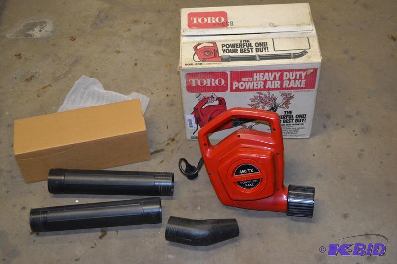 lot 70 image: TORO 450 TX&nbspHeavy duty Power Air Rake in...