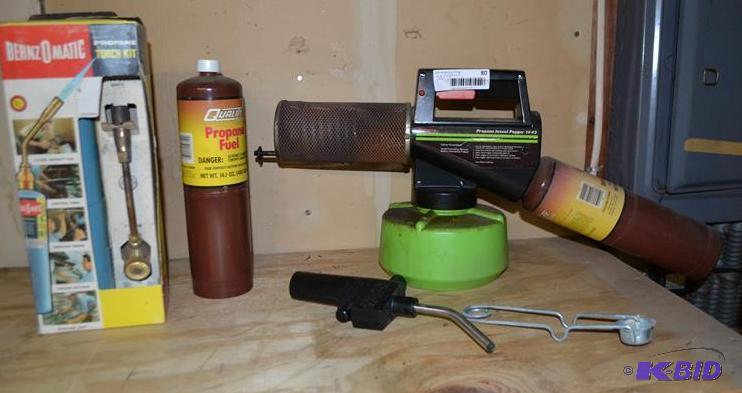 lot 80 image: Vintage Backyard fogger Propane Insect Fogger...