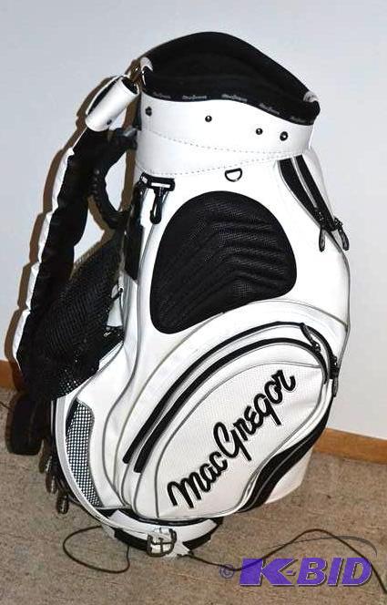 lot 92 image: Great condition MacGregor Golf bag - looks un...
