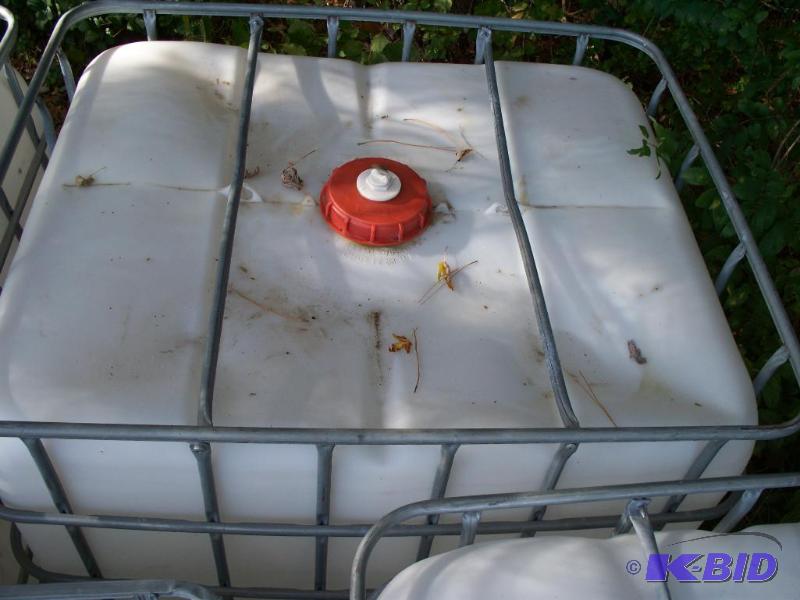 lot 101 image: 275 Gallon plastic containers cleaned out...