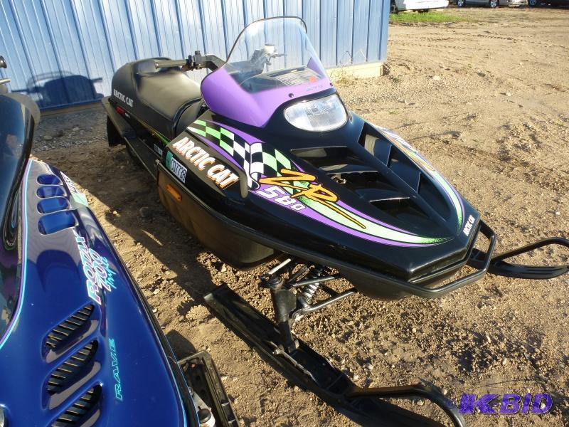 lot 10 image: 1995 Arctic Cat ZR580- EFI Has 580 cc Liquid ...