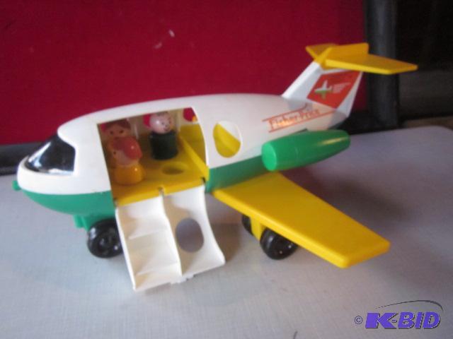 1980 Fisher Price airplane with (3) Little Pe...