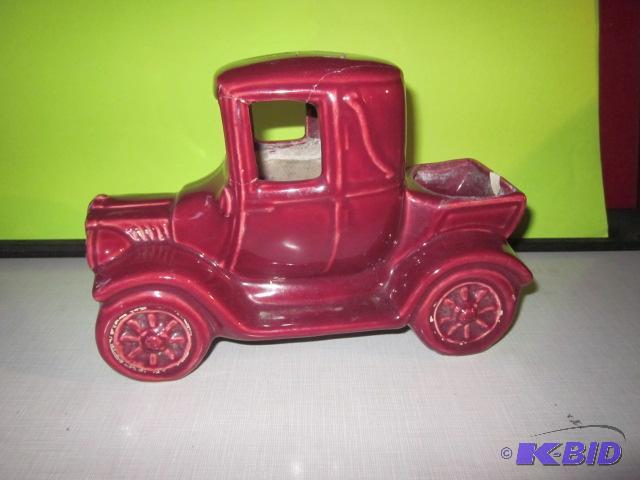 Unmarked McCoy truck planter, small hip in ba...