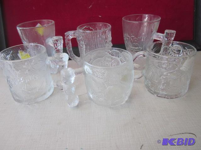 Lot of (5) vintage Flintstone glasses and (1)...