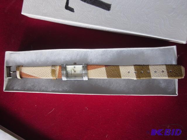 Authentic Burberry Swiss made, glass face, le...