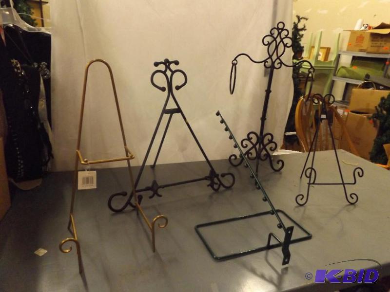 Picture easels, display stands...