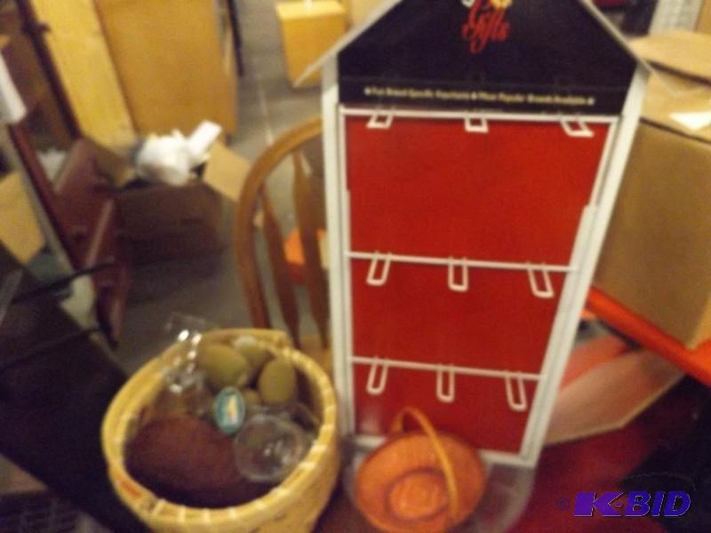 Wines glasses, 4 basket, jar with plastic fru...