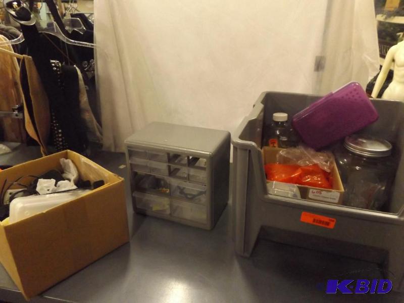 Screwsbolts, upholestry pins, small dowels, ...