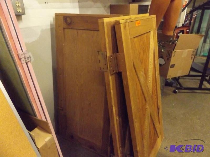 4 wooden doors, 50 x 35...