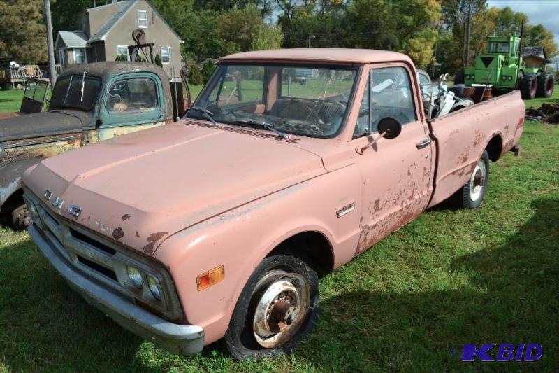 lot 11 image: 1968 GMC 2500 34 Ton Pickup