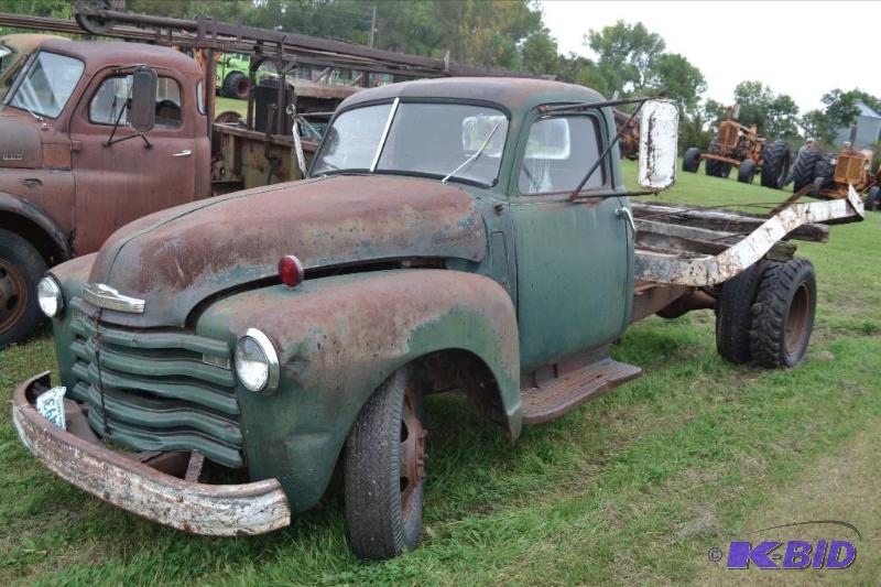 lot 3 image: 1950 Chevrolet 4400 1 12 Ton Dually