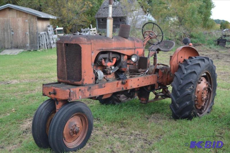 lot 30 image: 1954 Allis Chalmers WD