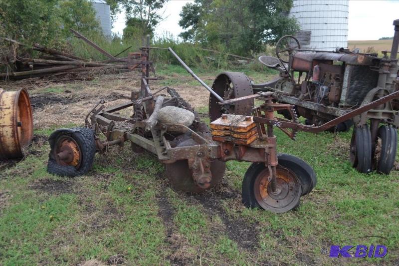 lot 38 image: 8ft Plowing Disc ...