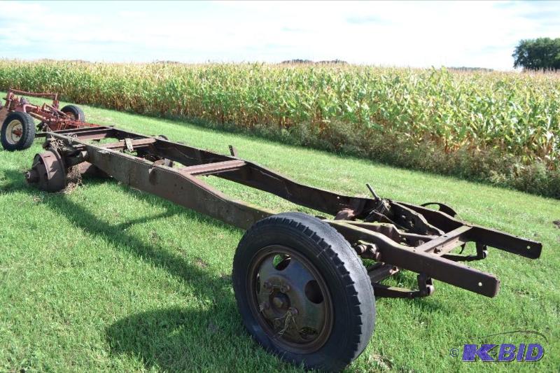 lot 48 image: 1940s Studebaker Frame