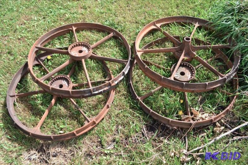 lot 54 image: 4 Steel Wheels ...