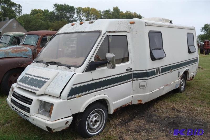 lot 7 image: Early 1980s Winnebago LaSharo
