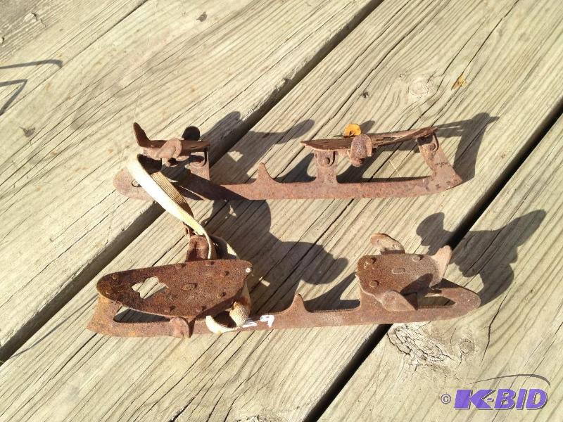 lot 89 image: Antique Ice Skates ...
