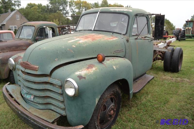 lot 9 image: 1952 Chevrolet Truck 4100
