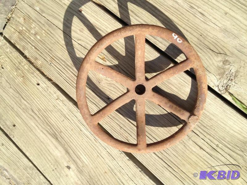lot 90 image: Steel Pulley Wheel ...