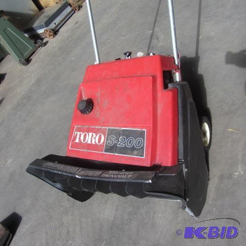 lot 127 image: Toro Snow Pup
