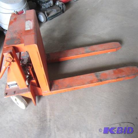 lot 133 image: Pallet Truck