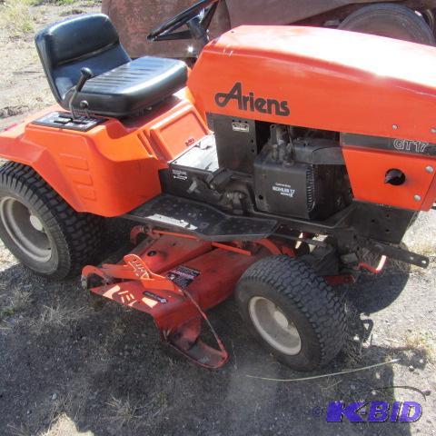 lot 9 image: Ariens Lawn Tractor