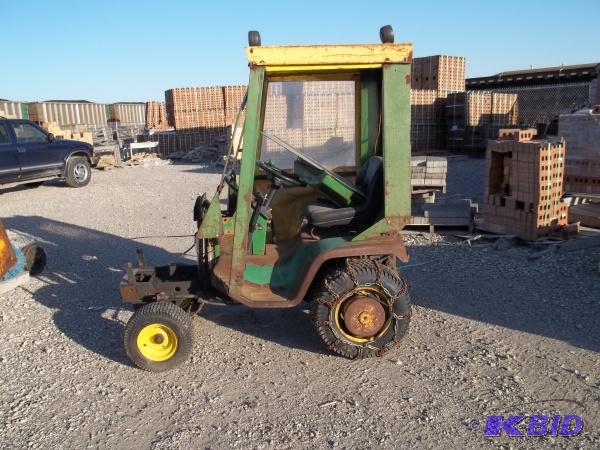 JOHN DEERE 318 1986 COMES WITH ENGINE IN PCS...