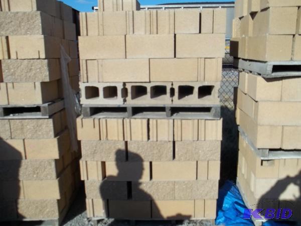 TAN SPLIT FACE 8 CONCRETE BLOCK  2 PALLETS  1...