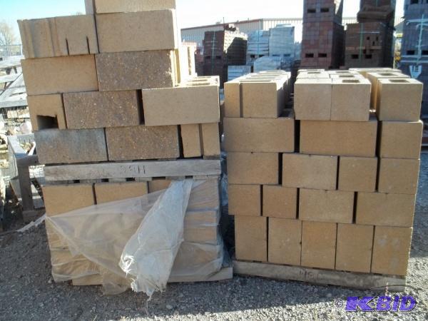 TAN SPLIT FACE 8 &amp 10 CONCRETE BLOCK  3 P...