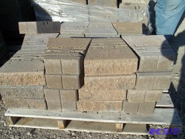 VERSA LOK MOSIAC ACCENT TAN CHAR WALL  39 PCS...
