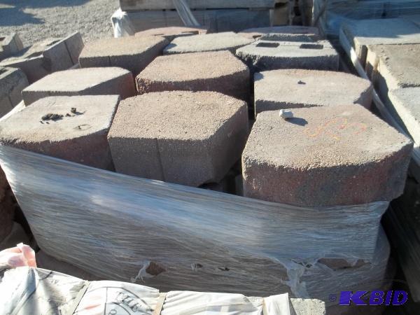 RETAINING WALL  35 PCS...